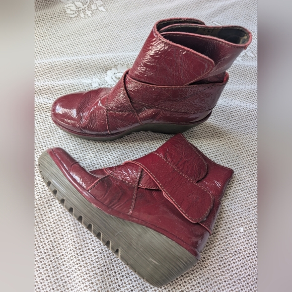 London Fly Shoes - London Fly Rada Patent Leather Burgundy Wedge Booties size 38